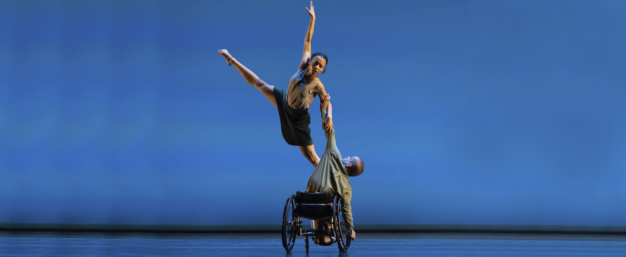 Compra boletos para 51 Festival Cervantino AXIS Dance Company Adelante